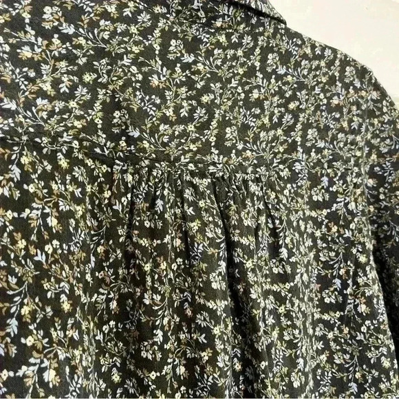AMERICAN EAGLE OUTFITTERS Dark Olive Floral Button Down top | size small - Picture 4 of 9